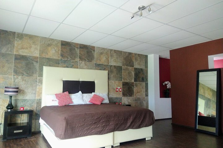 Room 5 of 22