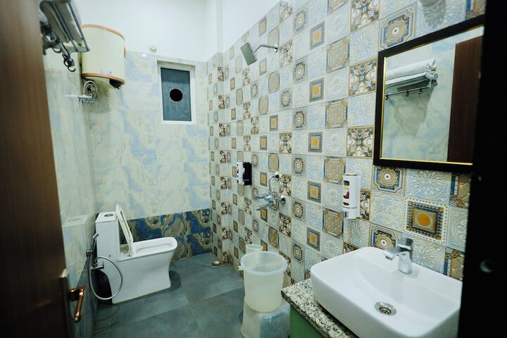 Room 35 of 44