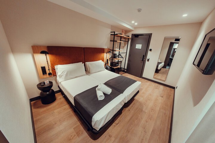 Room 32 of 110