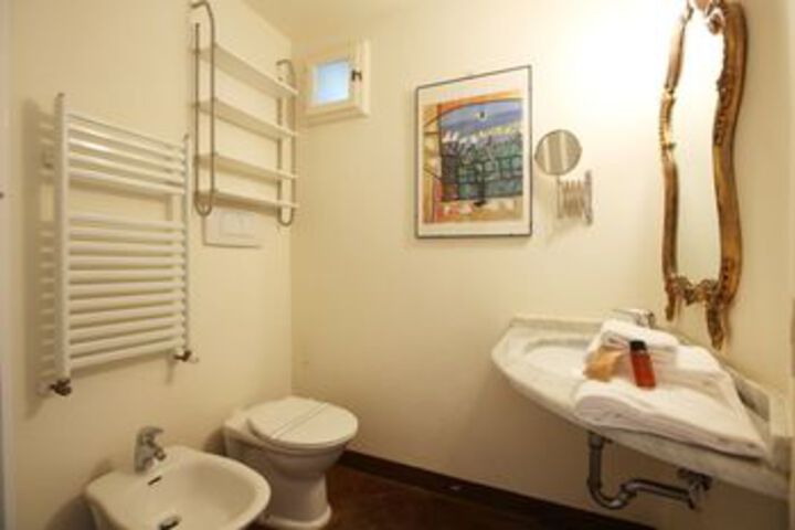 Room 5 of 39