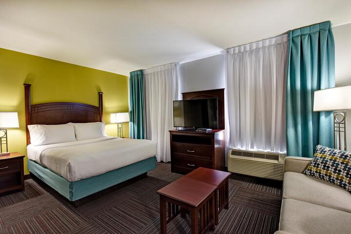 1 Queen Bed Studio Suite Studio Full Kitchen (6 of 14)
