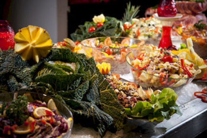 Dining 7 of 32