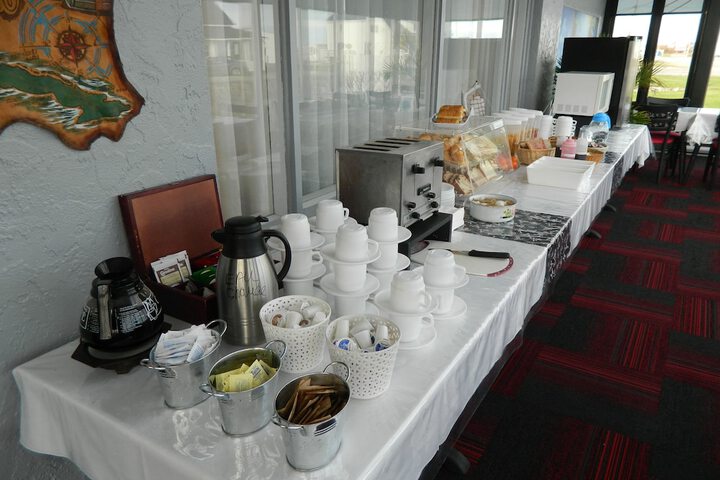 Breakfast/Coffee Service 25 of 34