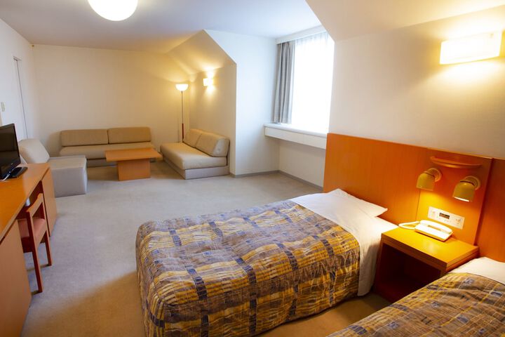 Room 34 of 108