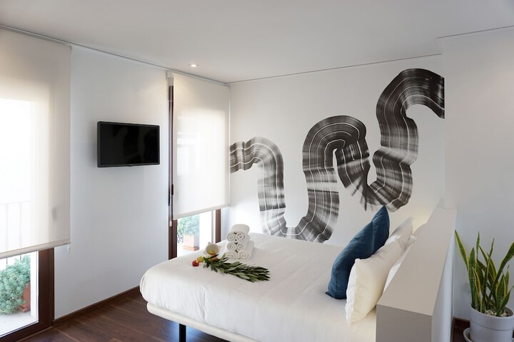 Room 6 of 53