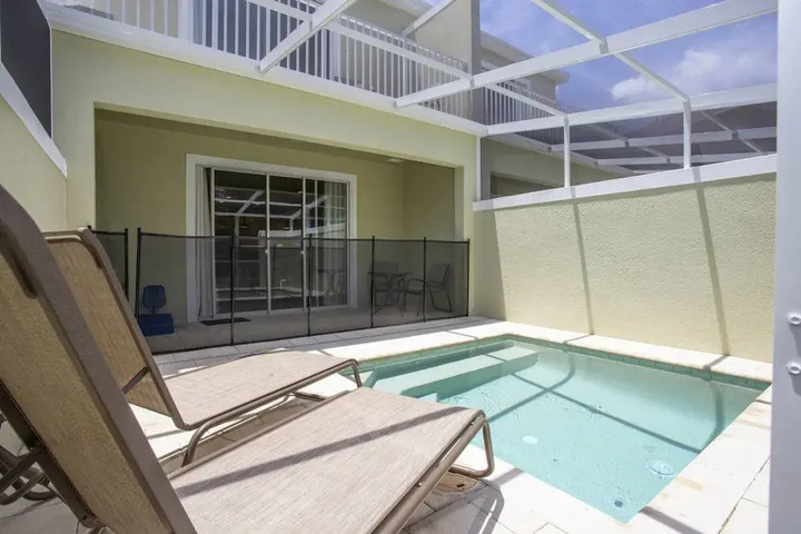 Pool 13 of 21