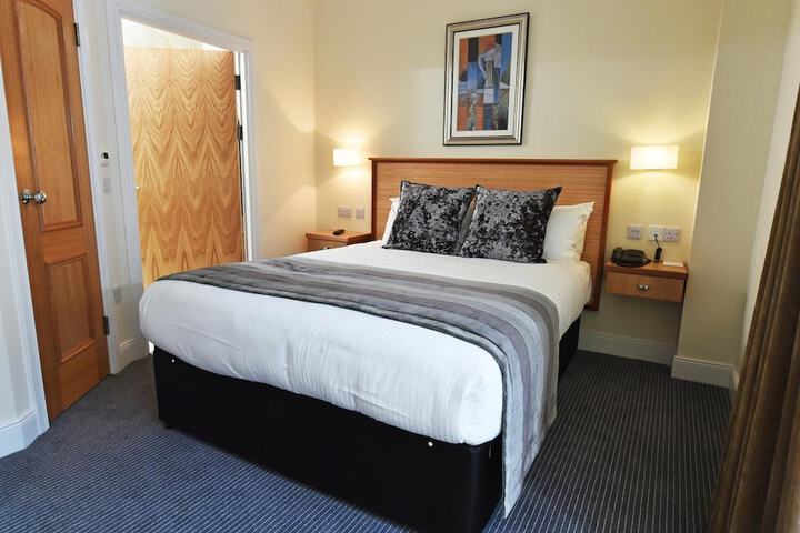 Room 22 of 38