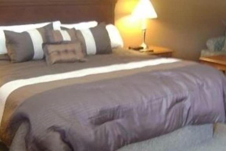 Room 7 of 27