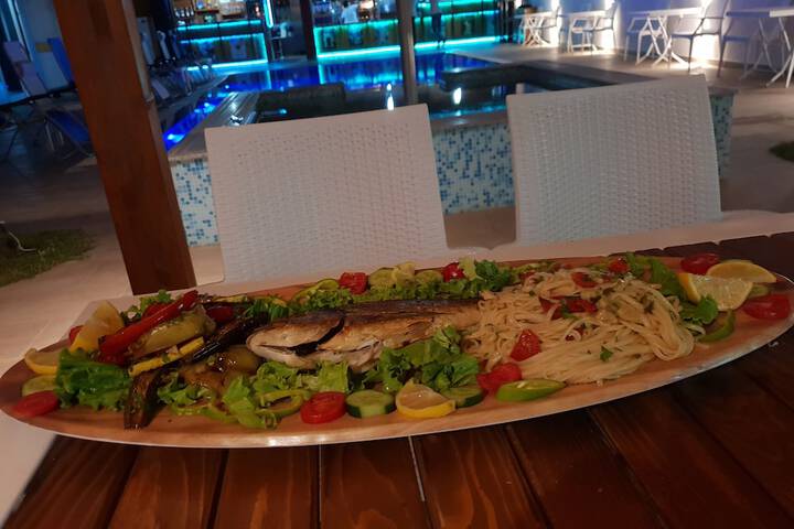 Dining 35 of 56