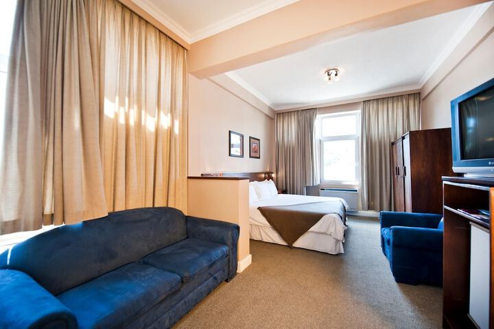 Room 8 of 25