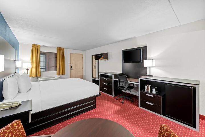Room 7 of 84