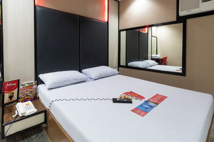 Room 10 of 29