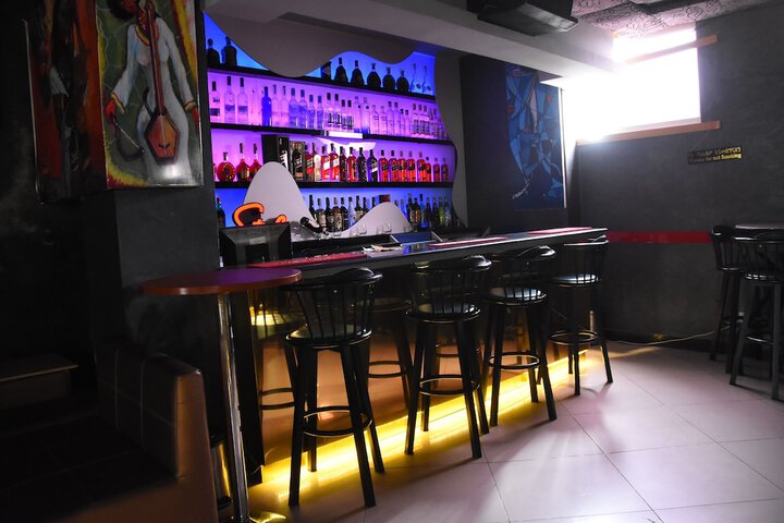 Lounge 21 of 36