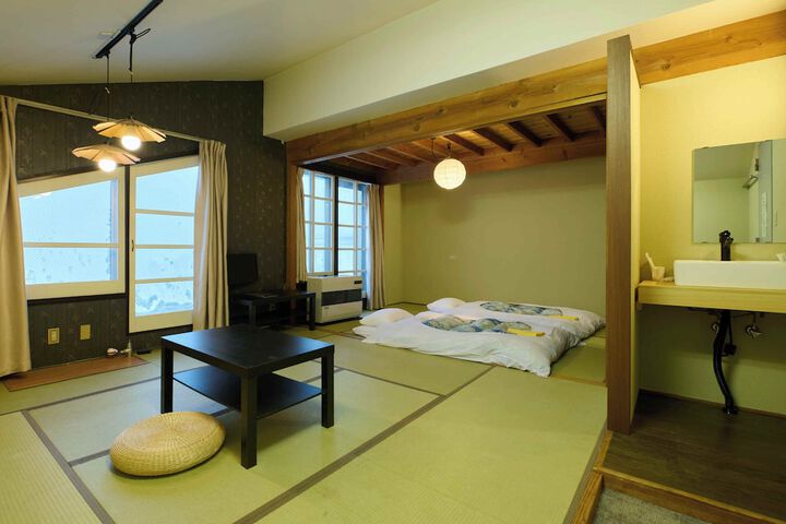 Room 34 of 93