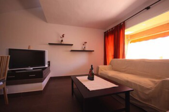Room 7 of 16