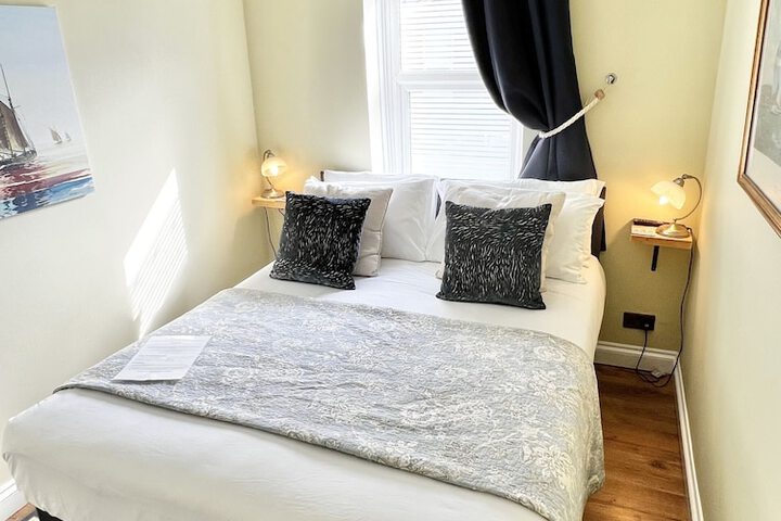 Room 25 of 74