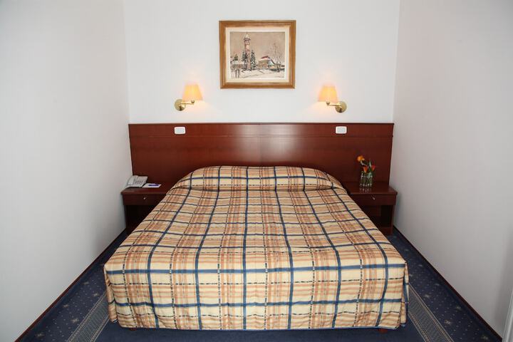 Room 3 of 17