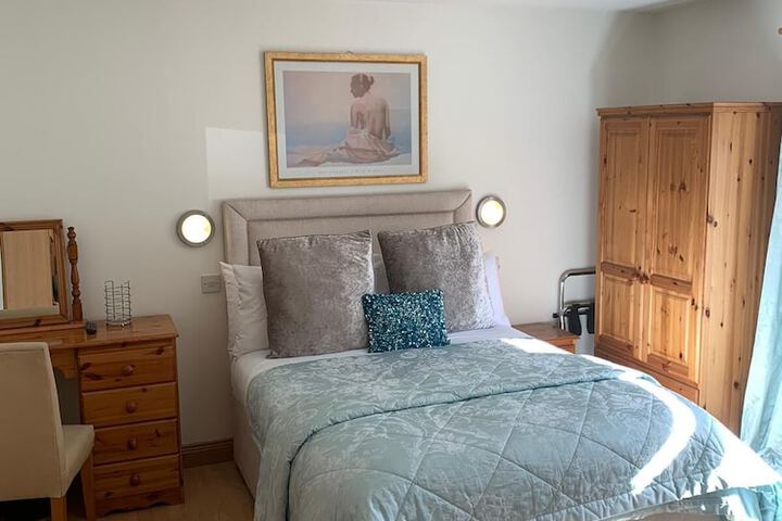 Room 4 of 38