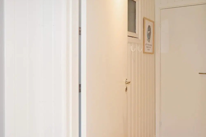Room 5 of 13