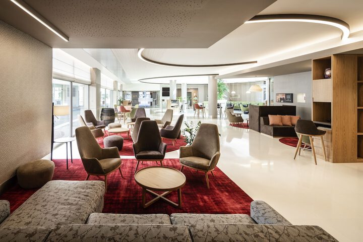 Entrance & Lobby