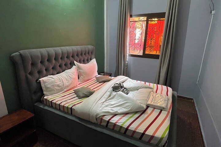 Room 25 of 118
