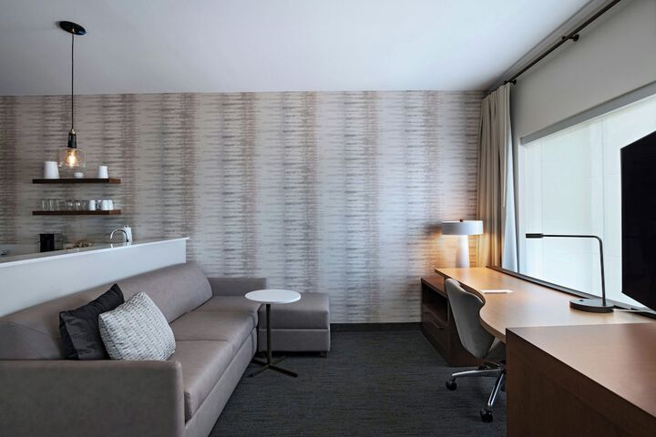 Room 10 of 31