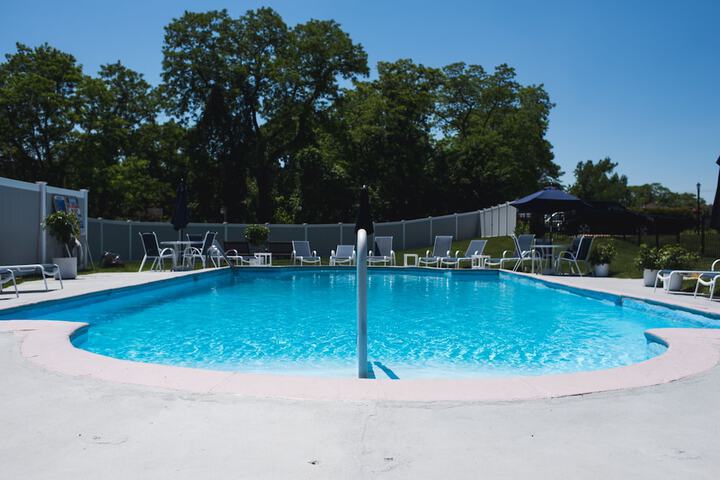 Pool 35 of 53