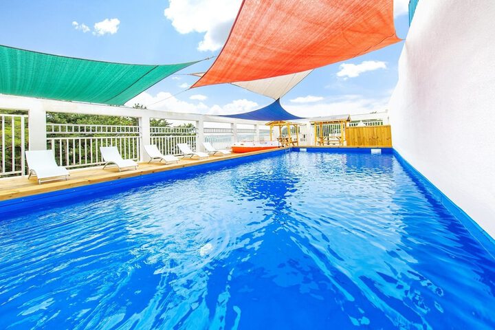 Pool 121 of 125