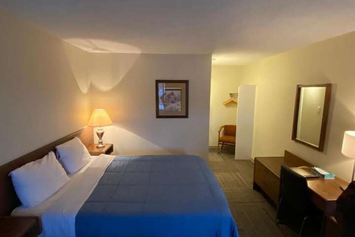 Room 4 of 14
