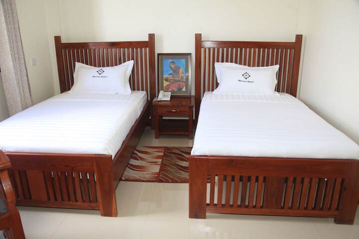 Room 6 of 16
