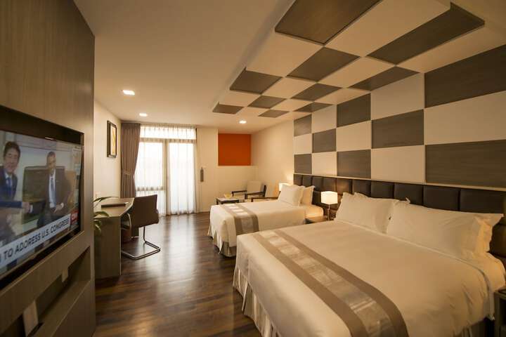 Room 30 of 129