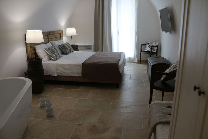 Room 8 of 44