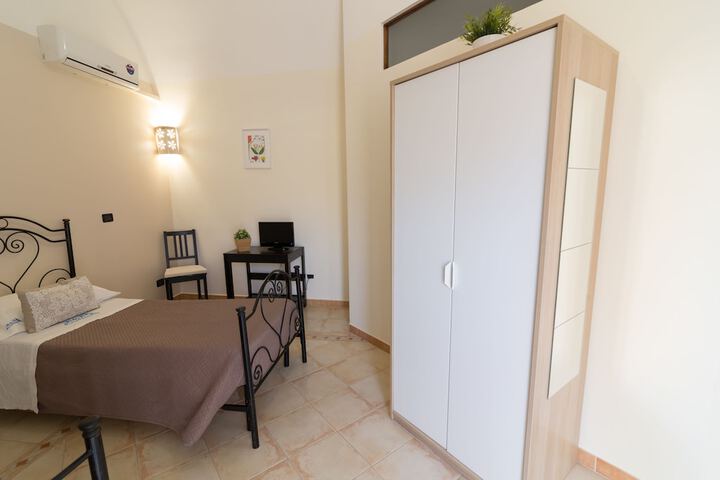 Room 4 of 29