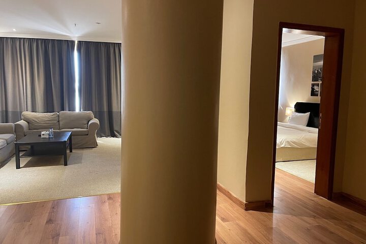 Room 13 of 34