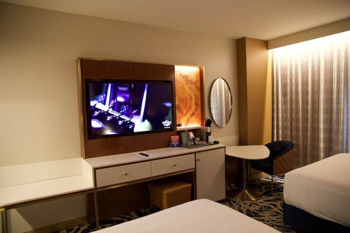 Deluxe 2 Queen Beds (2 of 5)