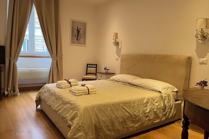 Room 3 of 39