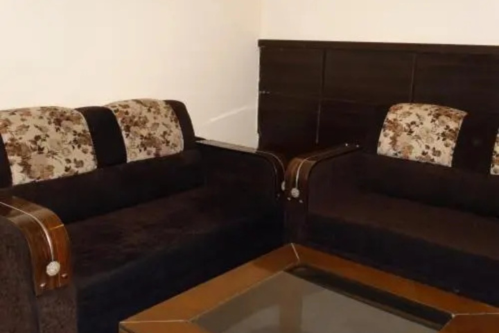 Room 5 of 17