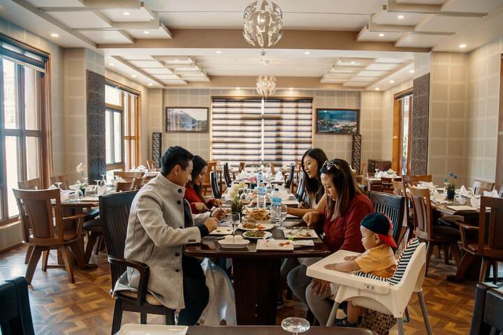 Dining Photos