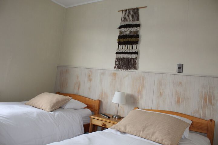 Room 10 of 32