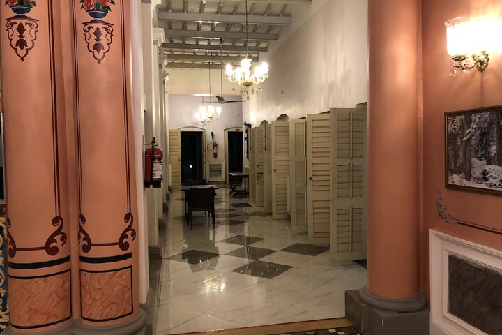 Room 17 of 60
