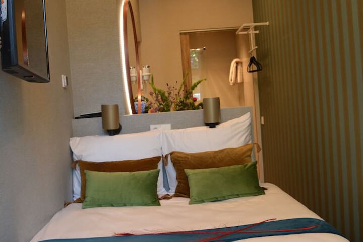 Room 26 of 83