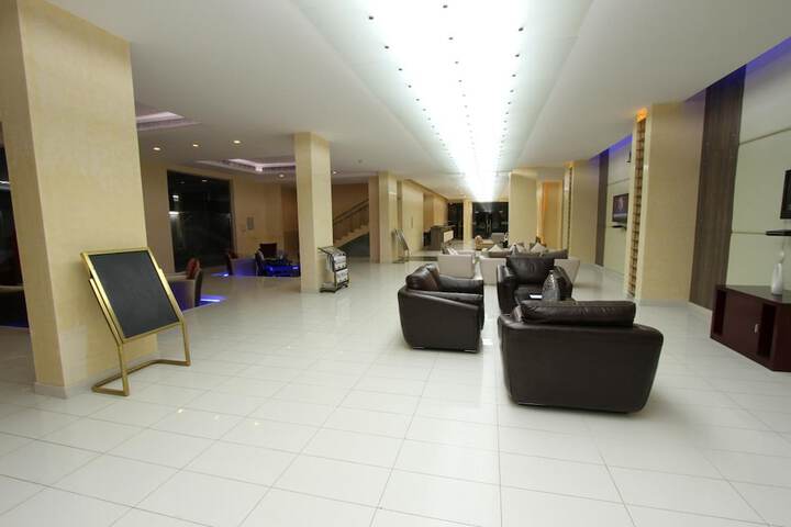 Guest Lobby