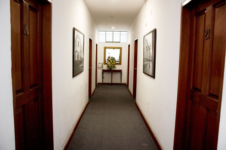 Ballroom/Hall 27 of 34