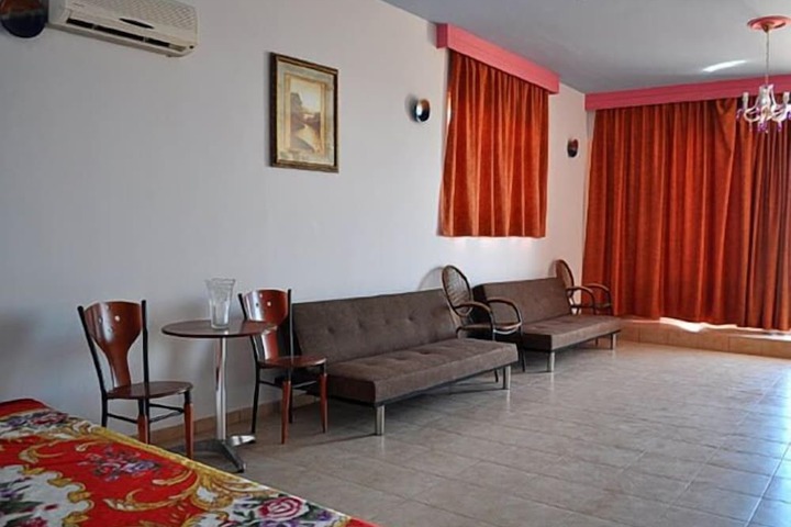 Room 7 of 19