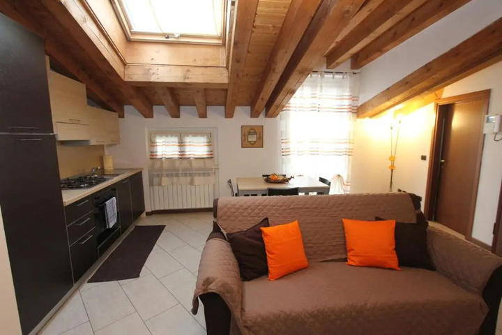 Room 5 of 24