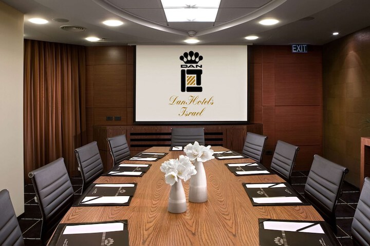 Meeting 52 of 54