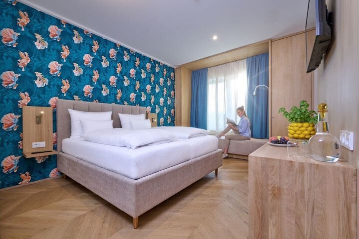 Room 3 of 35