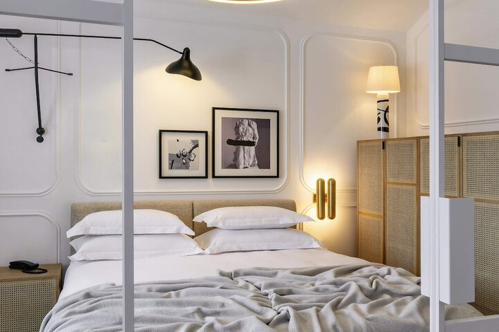 Room 11 of 81