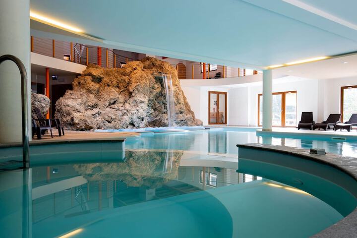 Pool 17 of 38
