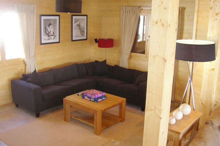 Room 6 of 28